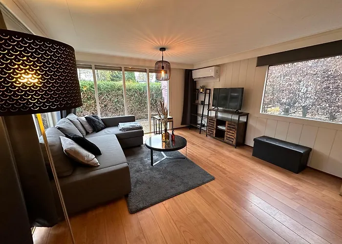 Дом отдыха Gezellig, Mooi En Ruim In *